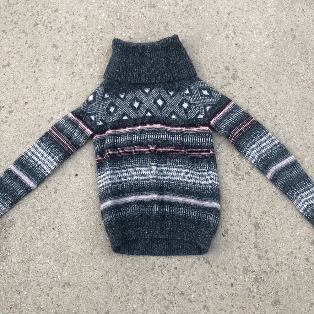 sweater - Picture 2 of 2